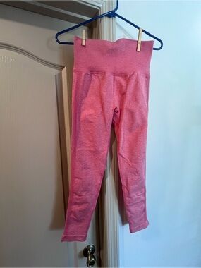 High-Waist Women’s Pink Seamless Active Leggings (give that booty a little lift)